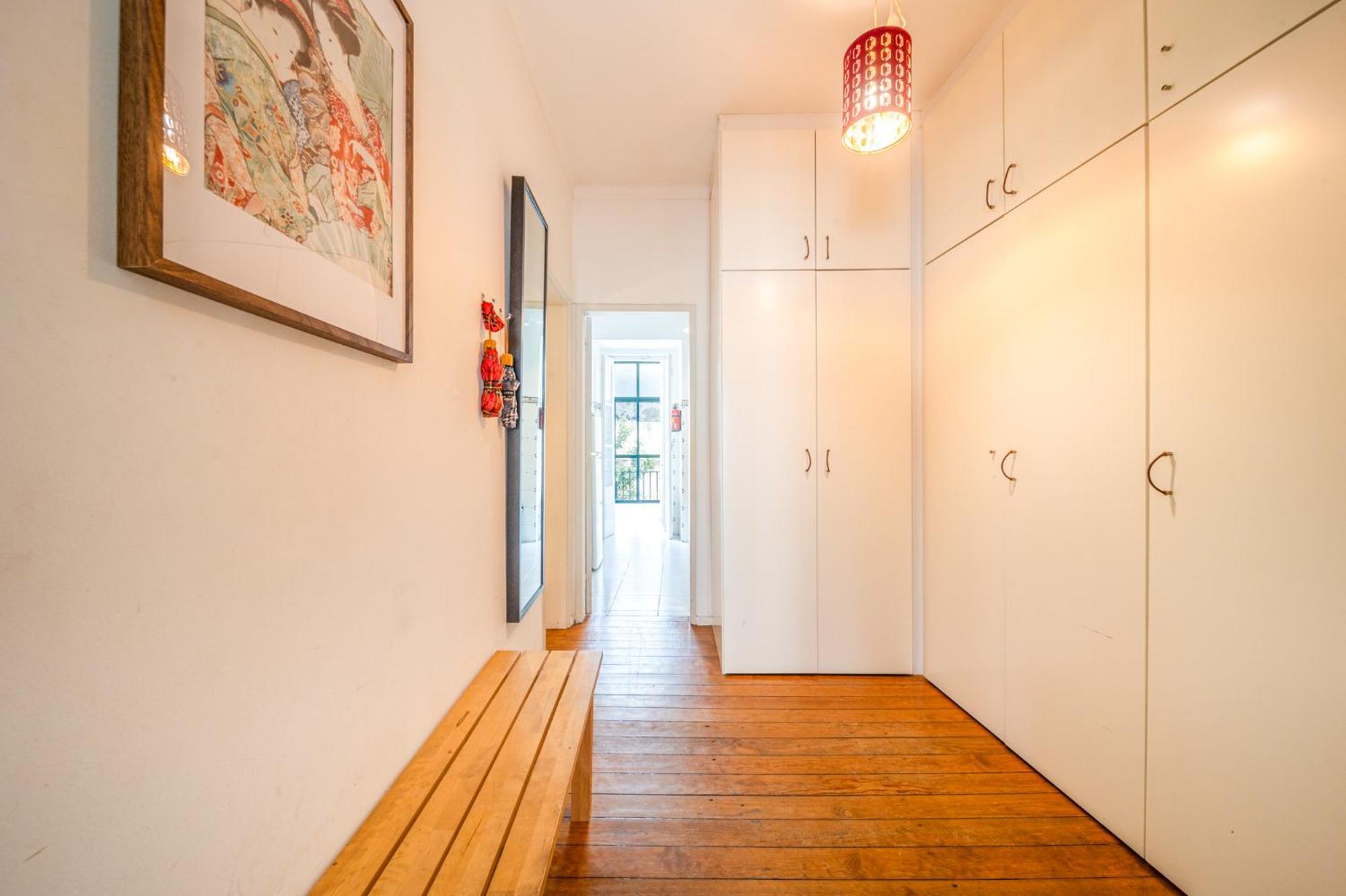 Spacious 2 Bedroom Apt With Large Living Room Lisbon *