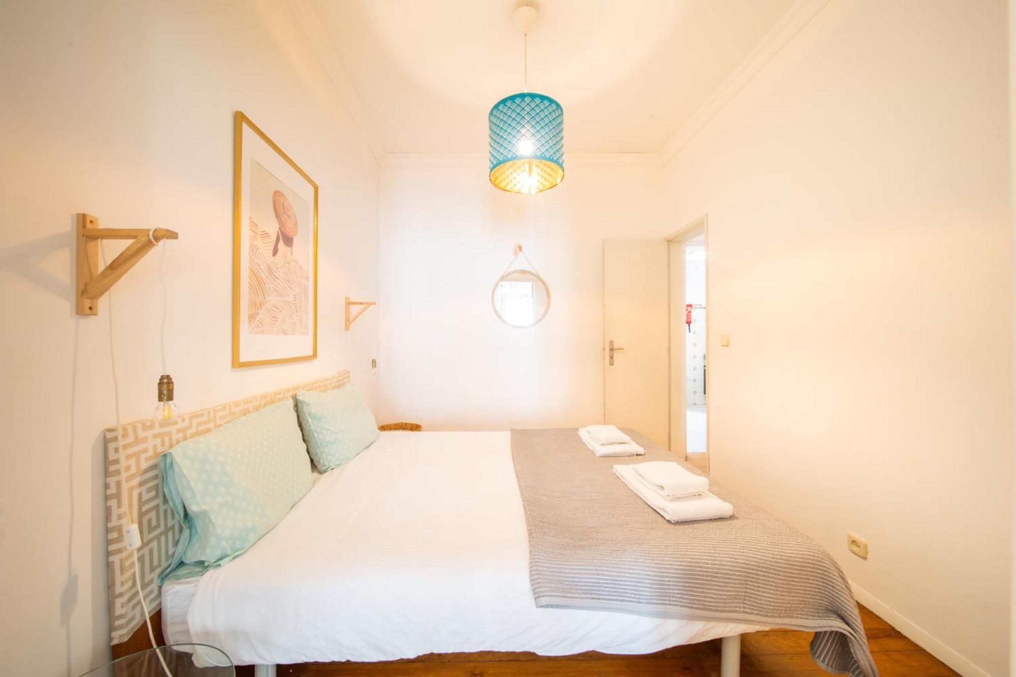 Apartment Spacious 2 Bedroom Apt With Large Living Room Lisbon Lisbon